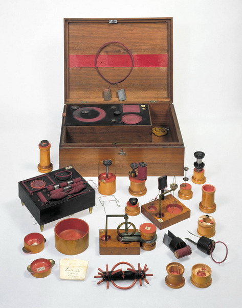 Set didattico per l'elettromagnetismo, di Nobili, Nobili, Leopoldo;  (ca 1833)